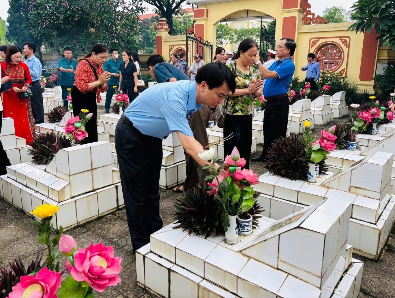 ប៉ម-ហួង.jpg