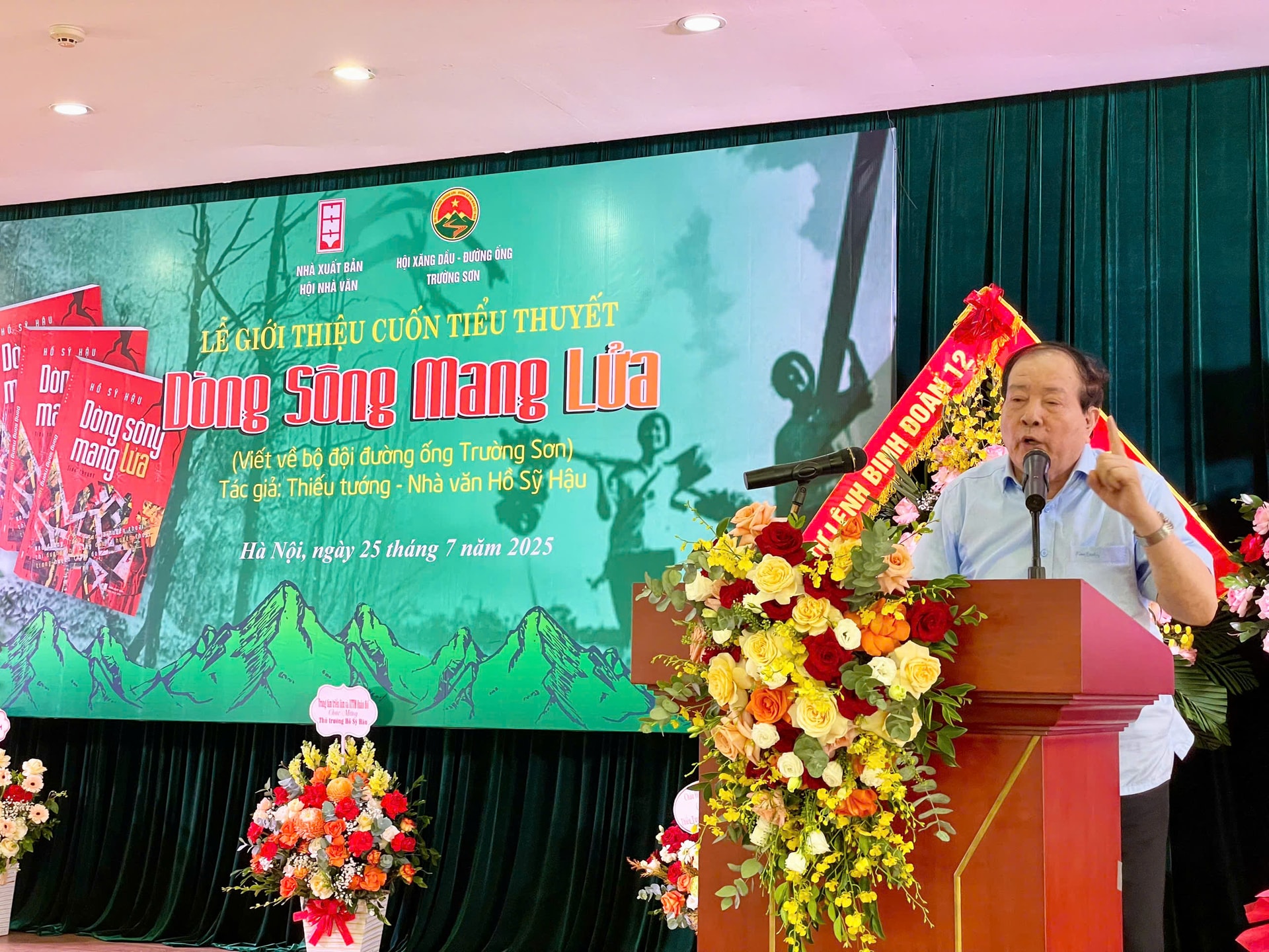 huu-thinh-dong-song-mang-lua.jpg