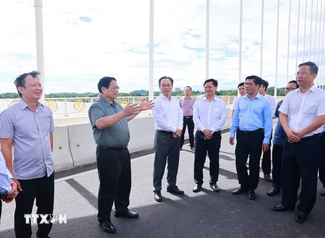 Prime Minister visits some projects1.jpg