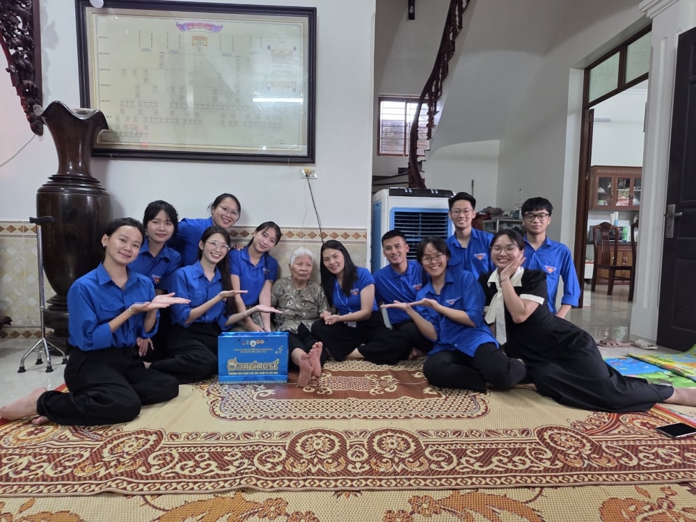 Xã Đông Anh: Thắp nến tri ân tưởng nhớ các anh hùng liệt sĩ