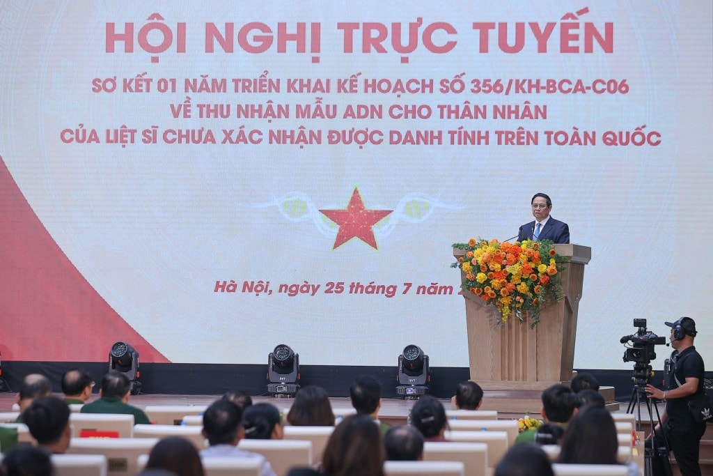 Thủ tướng nhấn mạnh, hội nghị này là chương trình đầy tính nhân văn, sâu sắc, trách nhiệm đối với những người con ưu tú đã hy sinh vì Tổ quốc, vì nhân dân - Ảnh: VGP/Nhật Bắc Thủ tướng nhấn mạnh, hội nghị này là chương trình đầy tính nhân văn, sâu sắc, trách nhiệm đối với những người con ưu tú đã hy sinh vì Tổ quốc, vì nhân dân - Ảnh: VGP/Nhật Bắc