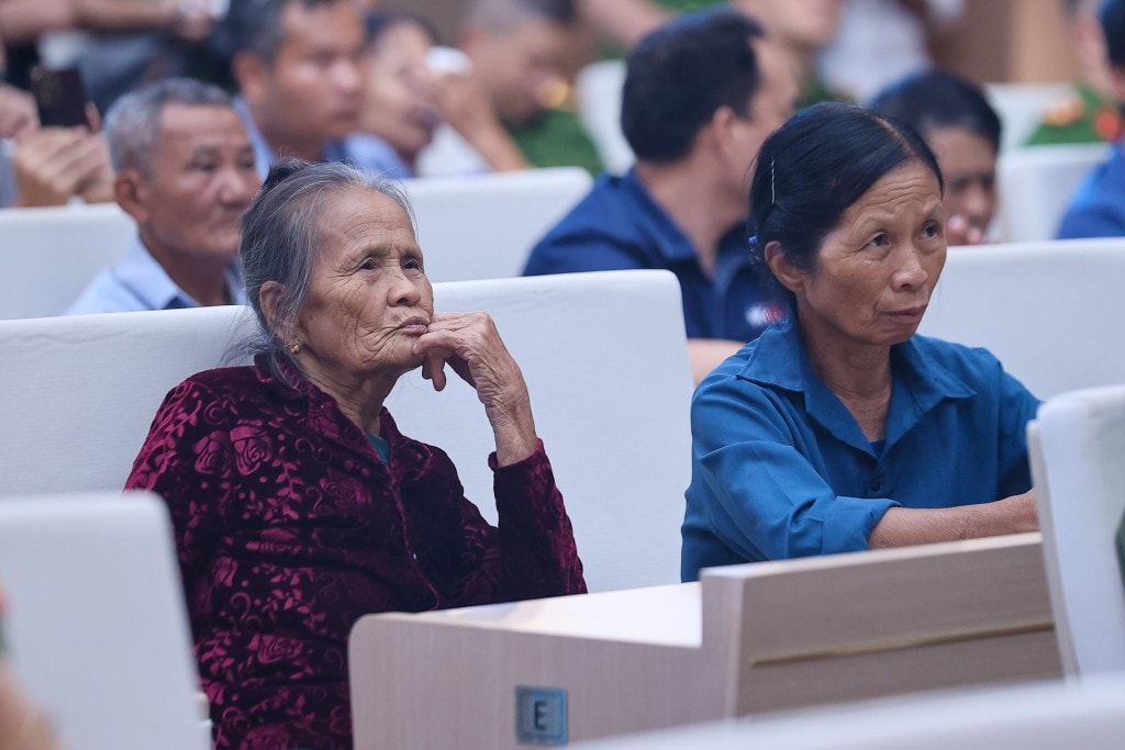 Gia đình các liệt sĩ tham dự Hội nghị - Ảnh: VGP/Nhật Bắc Gia đình các liệt sĩ tham dự Hội nghị - Ảnh: VGP/Nhật Bắc