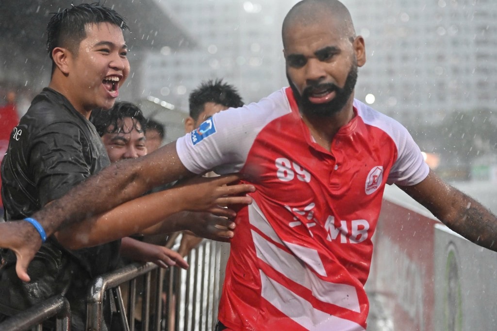 Thiên Khôi FC vượt nắng, thắng mưa tiến vào trận chung kết