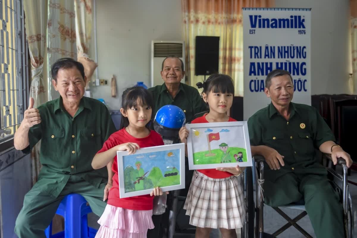 Vinamilk “viết tiếp câu chuyện hòa bình” bằng tranh và hành động