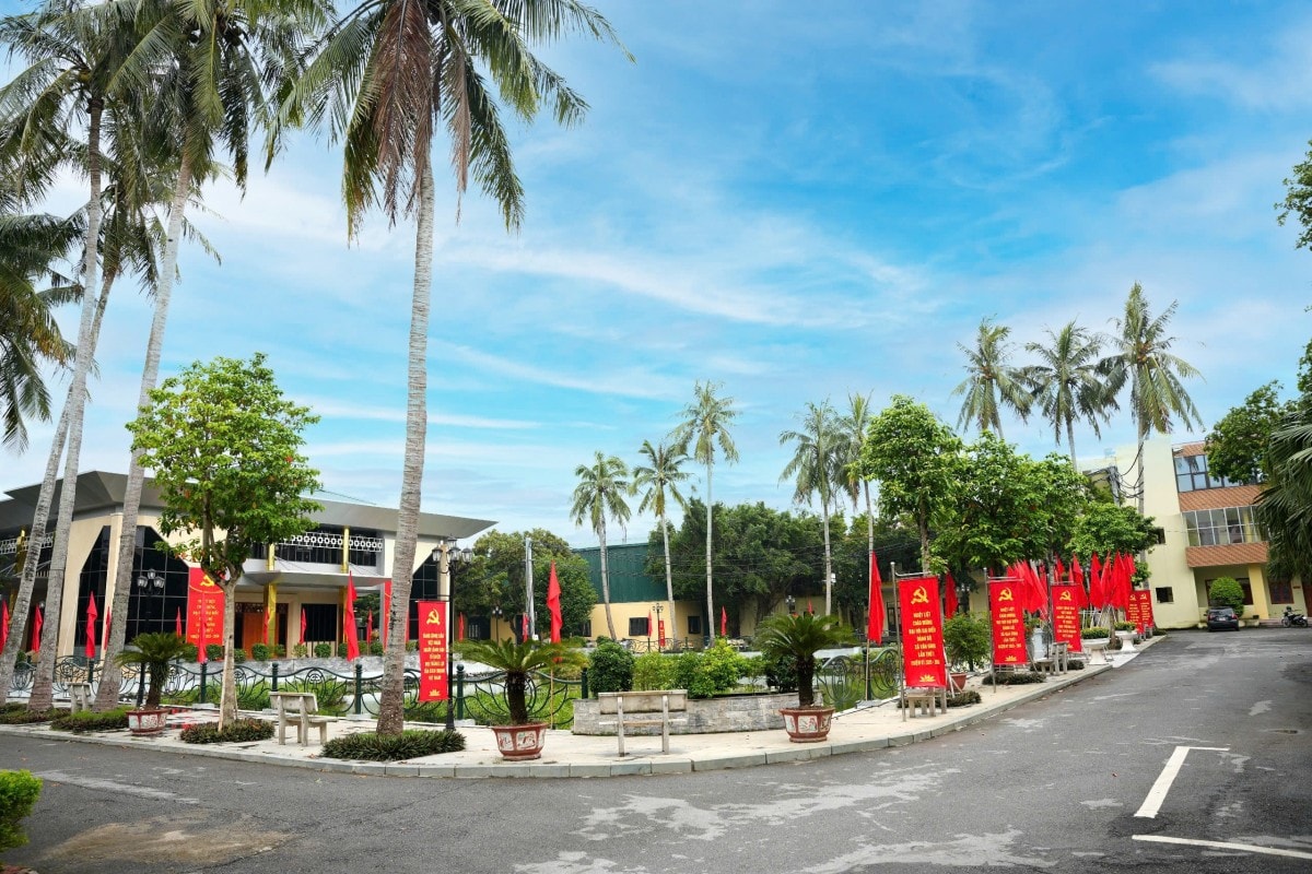 Vân Đình rực rỡ cờ hoa chào mừng đại hội Đảng bộ