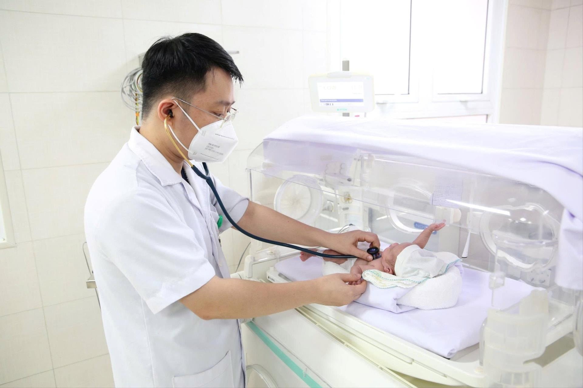 [Podcast] Tin tức ngày 27-7: Kỳ tích giành lại sự sống cho em bé sinh non chỉ nặng 550gr