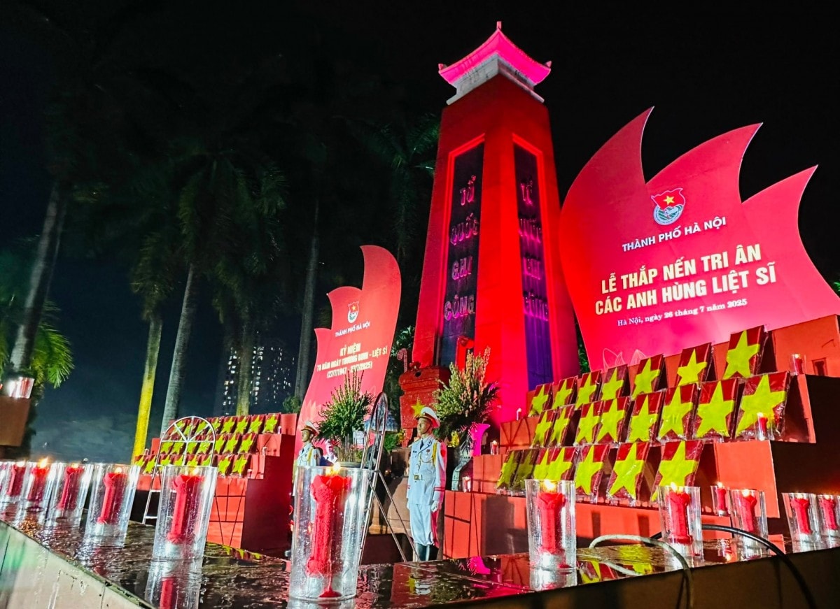 Tuổi trẻ Thủ đô thắp nến tri ân các Anh hùng liệt sĩ