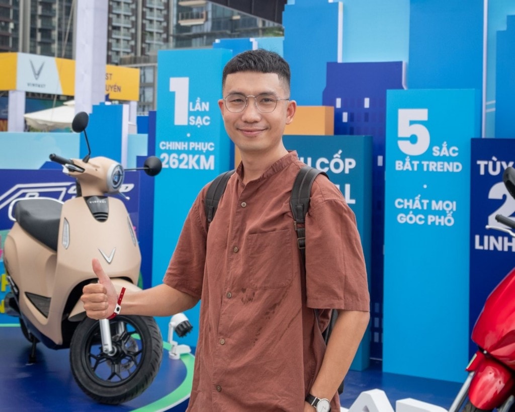 Không chỉ ấn tượng với mẫu xe đột phá Evo Grand, anh Nguyễn Công Dũng muốn” đổi xăng sang điện” để ủng hộ thành phố chuyển đổi xanh