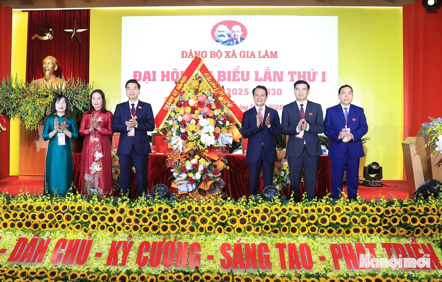 W_dai-hoi-dang-gia-lam-5.jpg