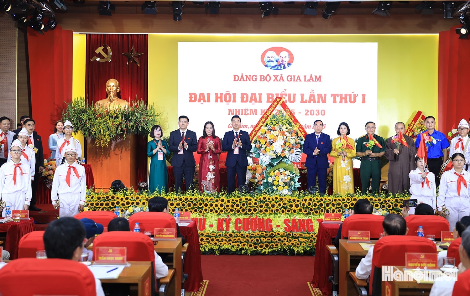 W_dai-hoi-dang-gia-lam-8.jpg