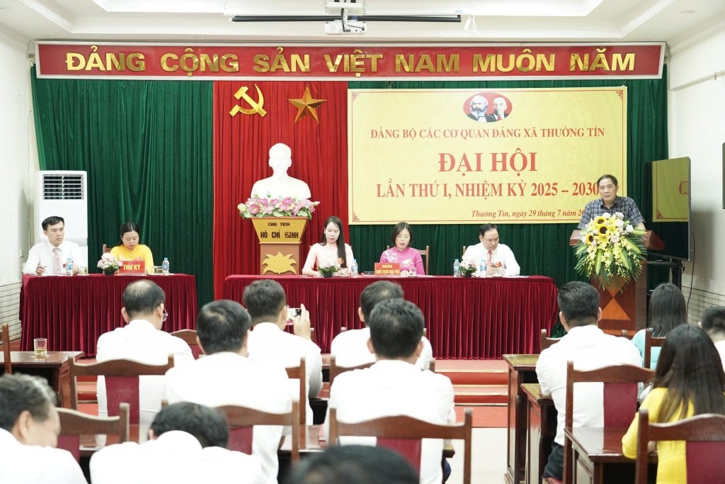 Đồng chí Nguyễn Xuân Minh, Bí thư đảng ủy, Chủ tịch HĐND xã Đồng chí Nguyễn Xuân Minh, Bí thư đảng ủy, Chủ tịch HĐND xã