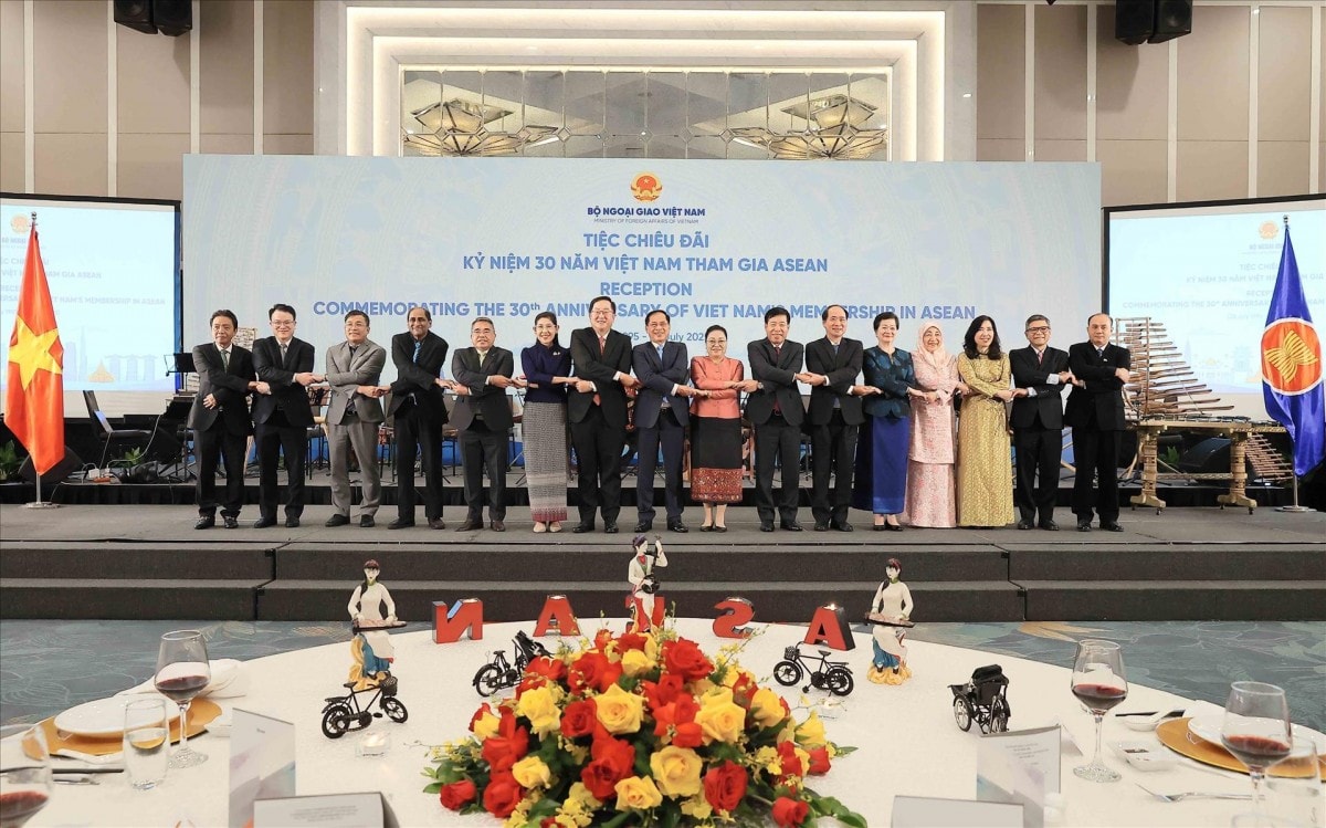 30 năm Việt Nam gia nhập ASEAN: Những đóng góp nổi bật cho sự thịnh vượng