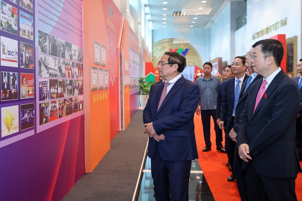 Thủ tướng khẳng định, Đảng, Nhà nước và Nhân dân ta luôn đặt niềm tin sắt son, hy vọng tràn đầy vào Báo chí Cách mạng Việt Nam, trong đó có Đài Truyền hình Việt Nam - Ảnh: VGP/Nhật Bắc