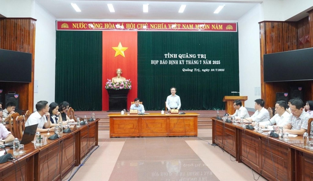 UBND tỉnh Quảng Trị phối hợp với Ban Tuyên giáo và Dân vận Tỉnh ủy tổ chức họp báo định kỳ tháng 7/2025 UBND tỉnh Quảng Trị phối hợp với Ban Tuyên giáo và Dân vận Tỉnh ủy tổ chức họp báo định kỳ tháng 7/2025