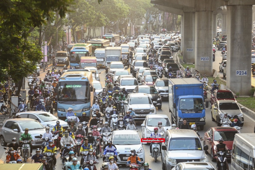 Kỳ 1: Từ thực tế tham gia giao thông ai cũng muốn “tiến nhanh, về nhanh”