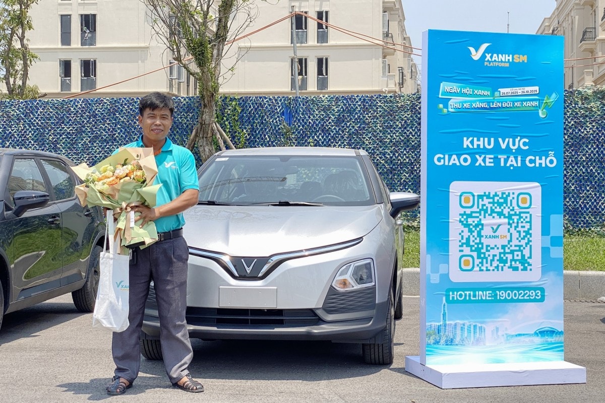 Hàng trăm tài xế công nghệ rủ nhau đến “Ngày hội xanh” tại Hà Nội để lên đời xe điện cực nhàn Hàng trăm tài xế công nghệ rủ nhau đến “Ngày hội xanh” tại Hà Nội để lên đời xe điện cực nhàn