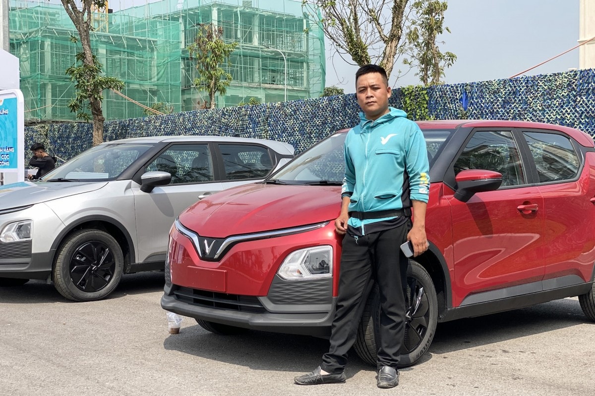 Hàng trăm tài xế công nghệ rủ nhau đến “Ngày hội xanh” tại Hà Nội để lên đời xe điện cực nhàn Hàng trăm tài xế công nghệ rủ nhau đến “Ngày hội xanh” tại Hà Nội để lên đời xe điện cực nhàn