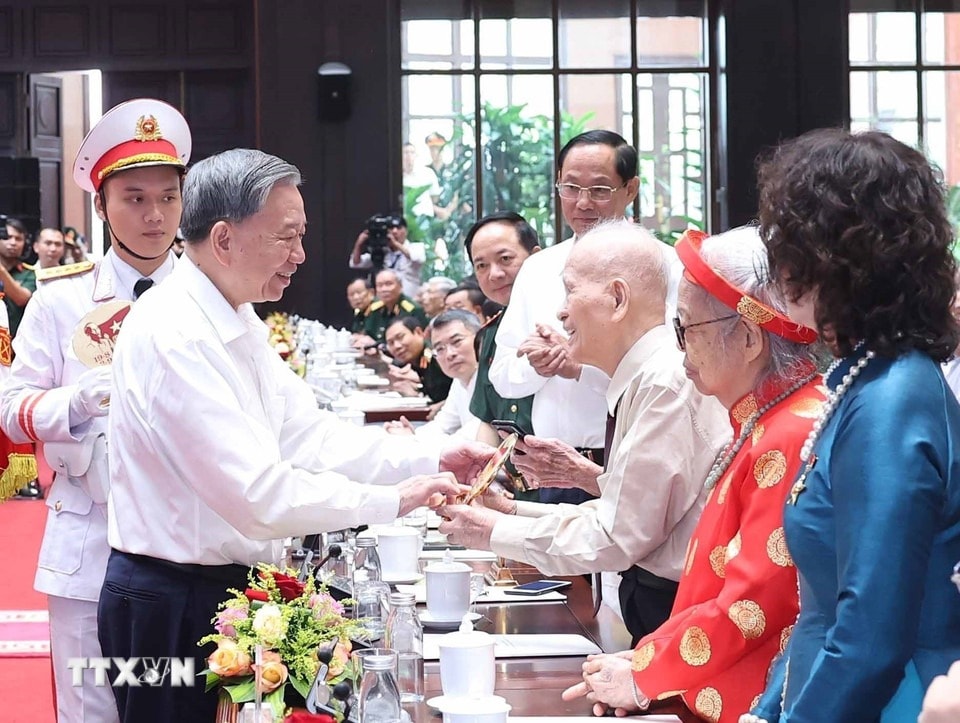 tong-bi-thu-to-lam-gap-mat1.jpg