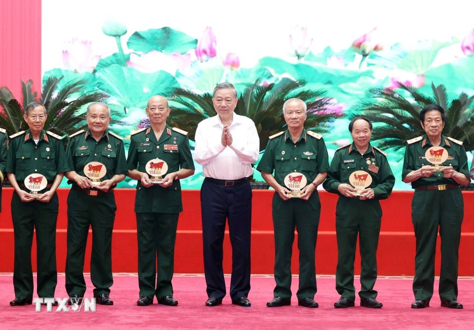 tong-bi-thu-to-lam-gap-mat3.jpg
