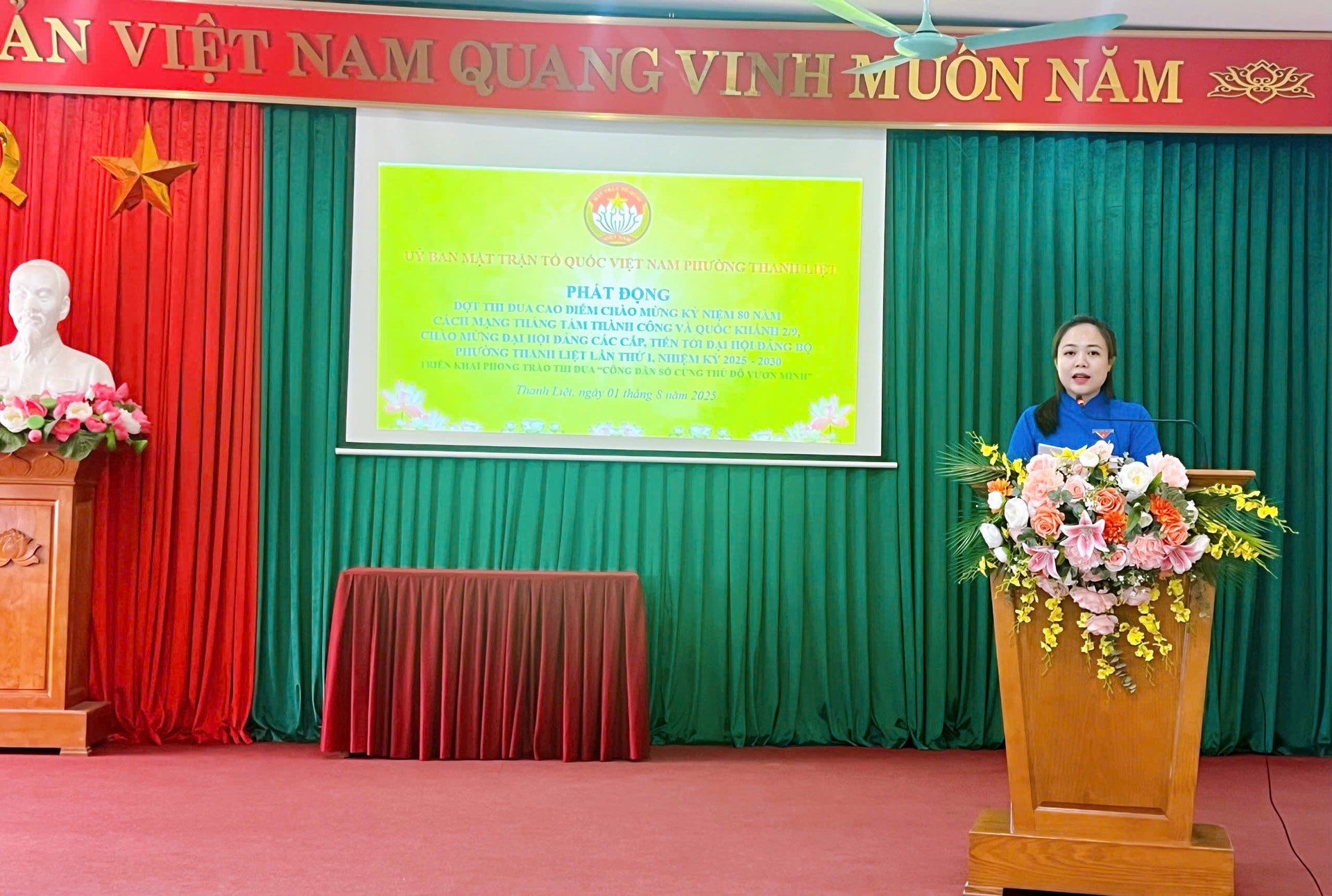 Chủ tịch Uỷ ban MTTQ Việt Nam phường Thanh Liệt Tạ Thu Sa phát biểu tại hội nghị. Ảnh: Nghiêm Liên