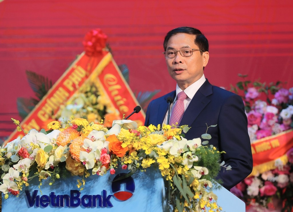 Phó Thủ tướng Chính phủ Bùi Thanh Sơn phát biểu chỉ đạo Đại hội đại biểu Đảng bộ Ngân hàng thương mại cổ phần Công thương Việt Nam (VietinBank) lần thứ XI, nhiệm kỳ 2025-2030 - Ảnh: VGP/Hải Minh Phó Thủ tướng Chính phủ Bùi Thanh Sơn phát biểu chỉ đạo Đại hội đại biểu Đảng bộ Ngân hàng thương mại cổ phần Công thương Việt Nam (VietinBank) lần thứ XI, nhiệm kỳ 2025-2030 - Ảnh: VGP/Hải Minh