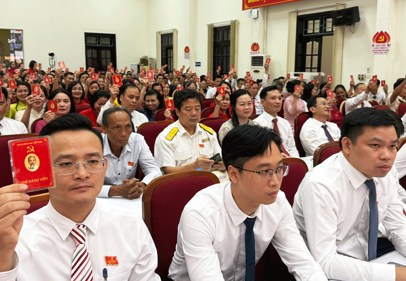 Đại hội quyết nghị thông qua Nghị quyết của ĐH