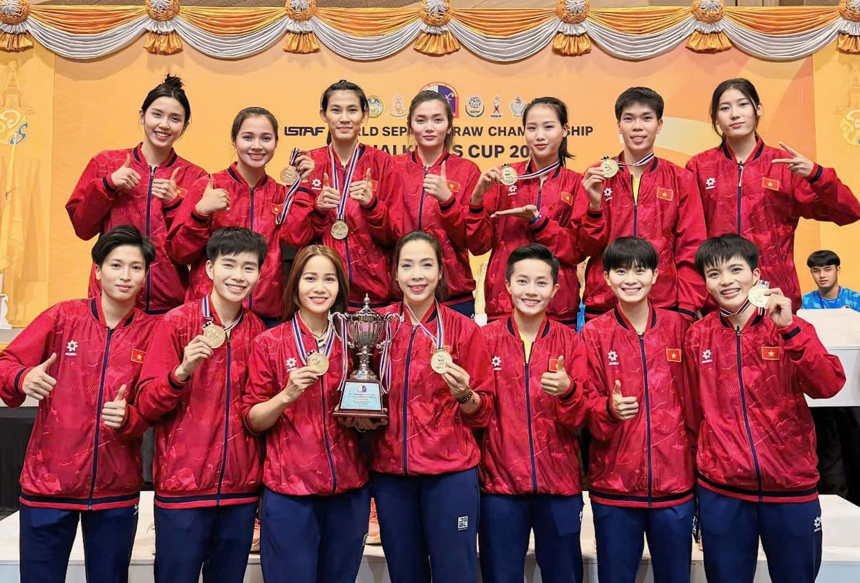 doi-tuyen-cau-may-nu-viet-nam-gianh-huy-chuong-vang-noi-dung-dong-doi-4-nguoi-tai-giai-cau-may-vo-dich-the-gioi-2025..jpg
