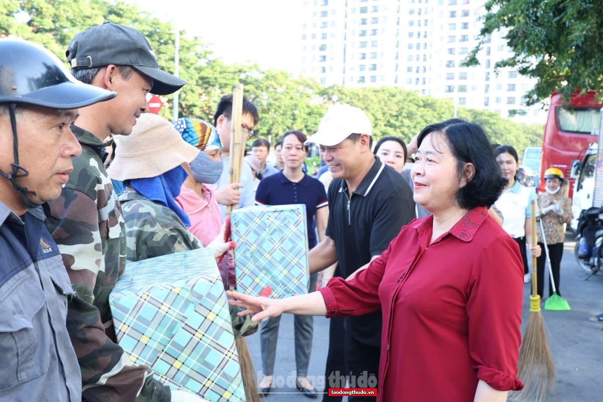 Hà Nội ra quân tổng vệ sinh môi trường