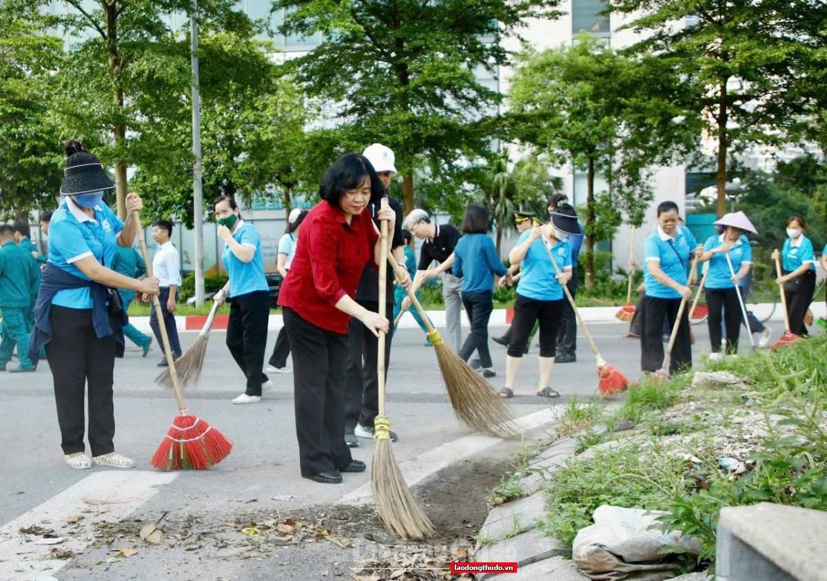 Sáng nay (2/8): Hà Nội đồng loạt ra quân tổng vệ sinh môi trường tại 126 xã, phường