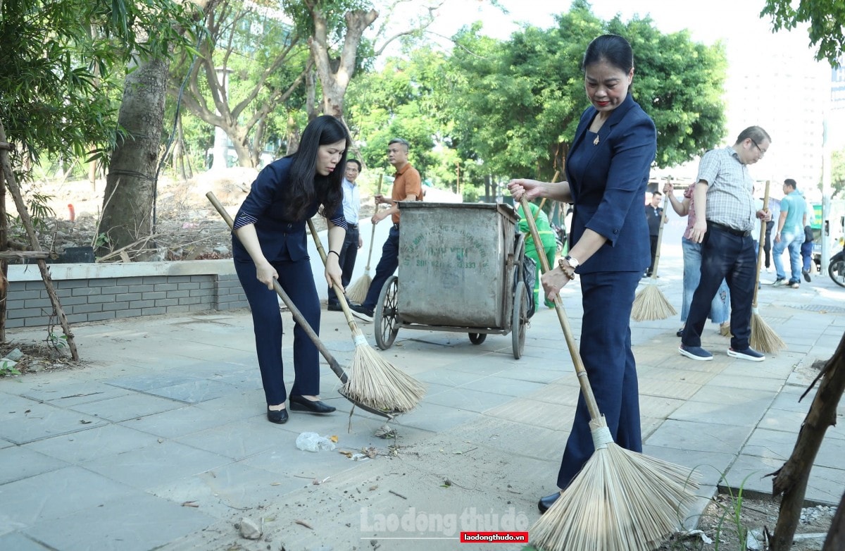 Sáng nay (2/8): Hà Nội đồng loạt ra quân tổng vệ sinh môi trường tại 126 xã, phường