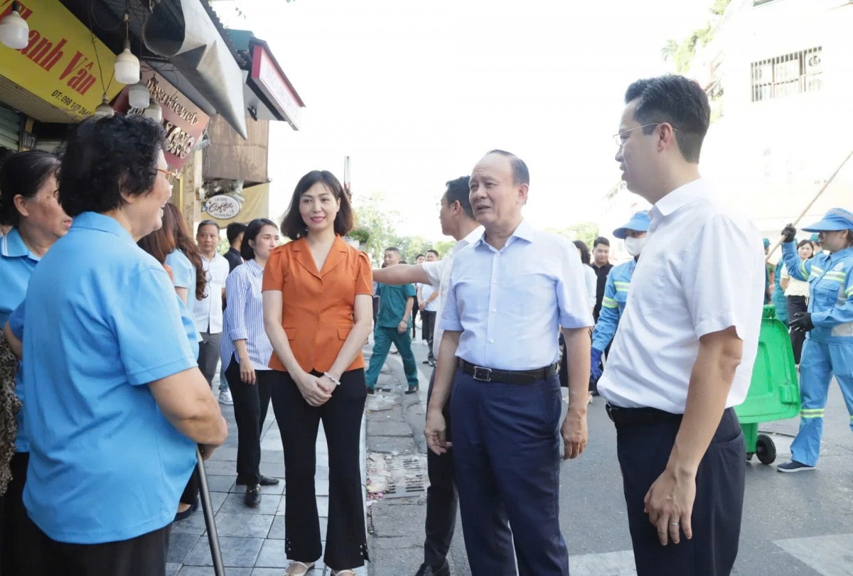 Sáng nay (2/8): Hà Nội đồng loạt ra quân tổng vệ sinh môi trường tại 126 xã, phường