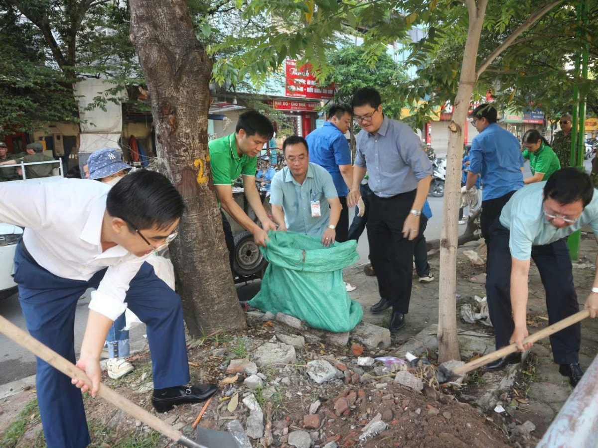 Sáng nay (2/8): Hà Nội đồng loạt ra quân tổng vệ sinh môi trường tại 126 xã, phường