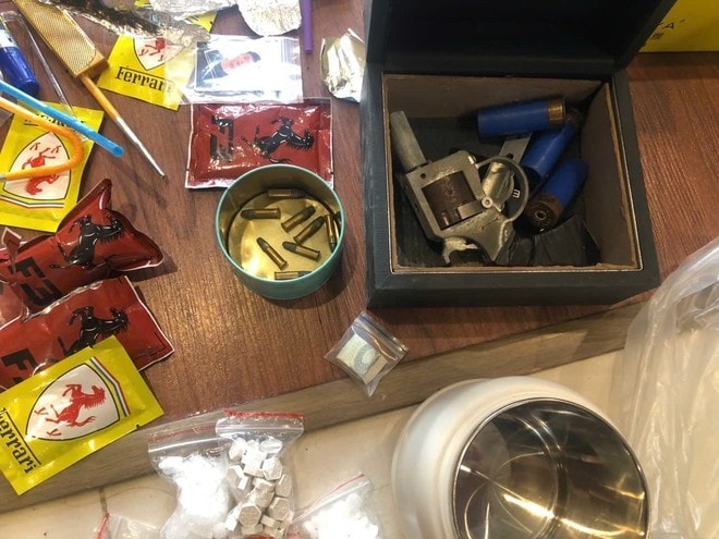 Triệt phá ổ nhóm ma túy, thu nhiều súng đạn tại khu đô thị cao cấp ở Gia Lâm Triệt phá ổ nhóm ma túy, thu nhiều súng đạn tại khu đô thị cao cấp ở Gia Lâm