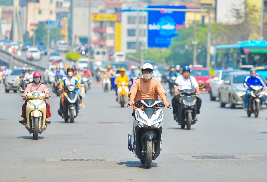 Không khí Bắc Bộ khô nóng do ảnh hưởng của gió Tây Nam