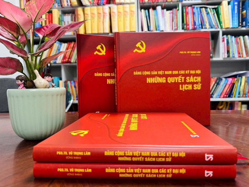 Ra mắt sách Đảng Cộng sản Việt Nam qua các kỳ đại hội - Những quyết sách lịch sử