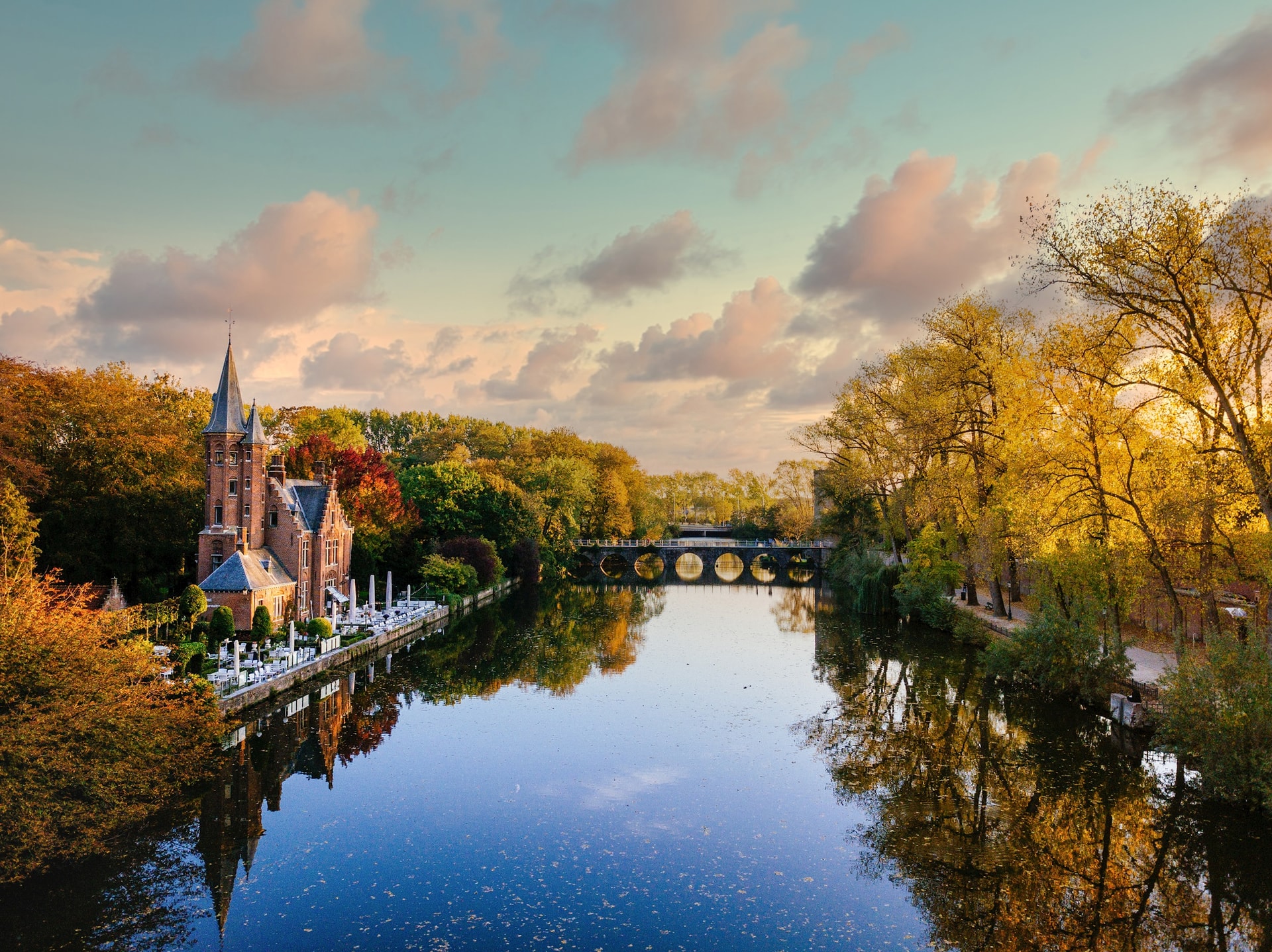 lake-view-from-kasteel-minnewater-sunset.jpg