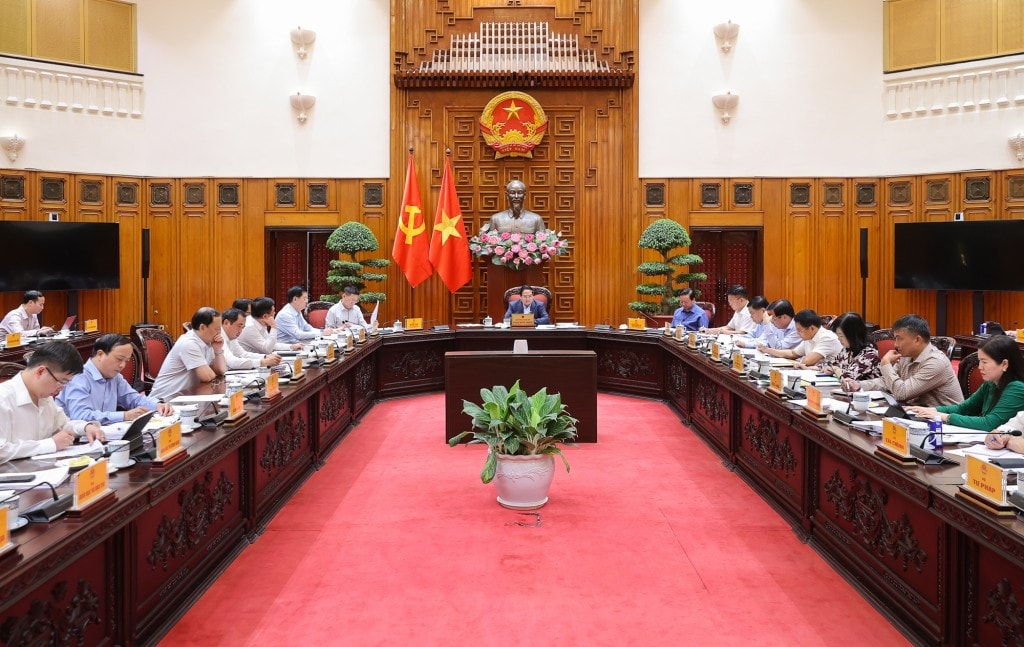 Thường trực Chính phủ cho ý kiến vào các báo cáo, tờ trình về tình hình kinh tế - xã hội; phân bổ, giải ngân vốn đầu tư công - Ảnh: VGP/Nhật Bắc