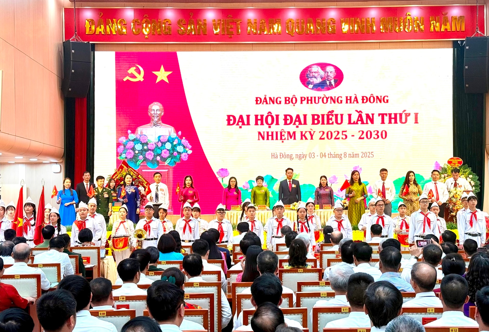 chao-mung-dh(1).jpg