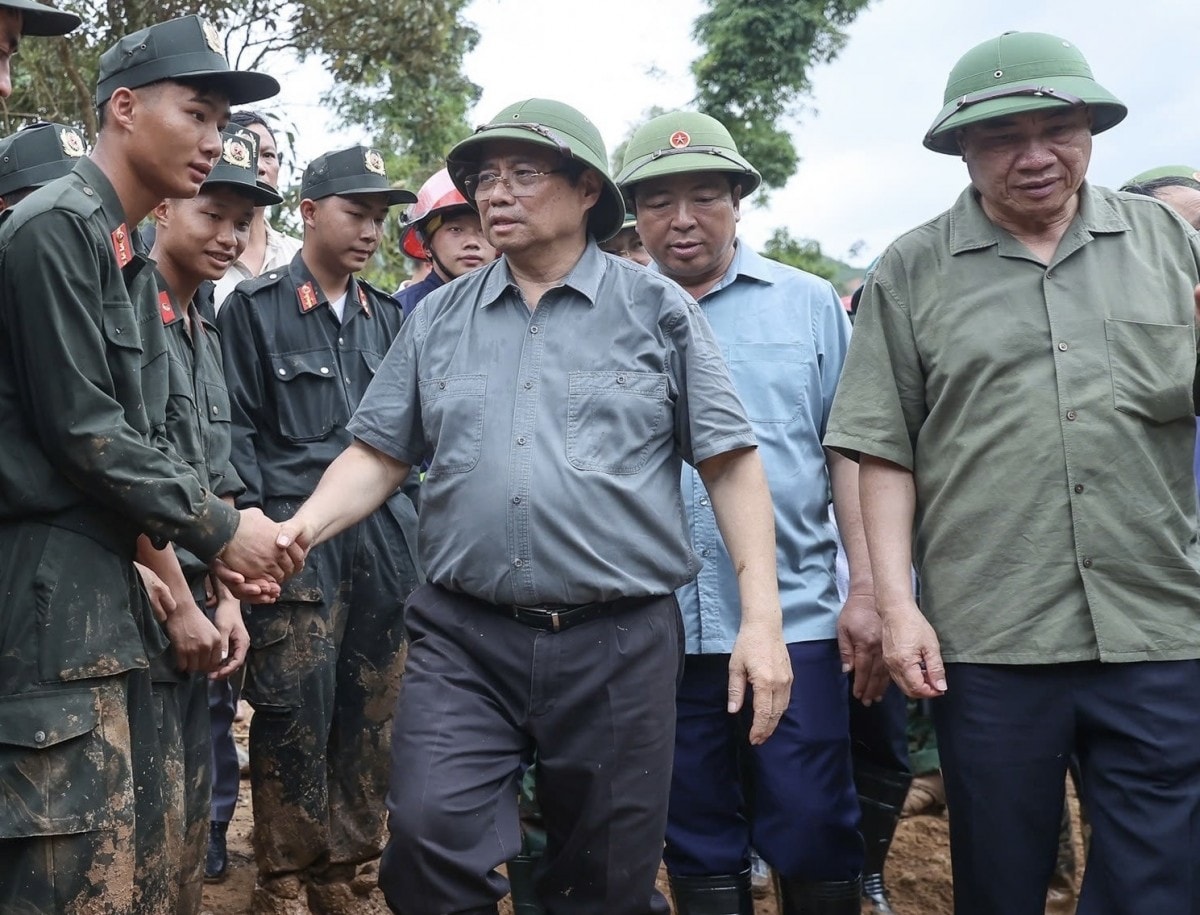 Thủ tướng kêu gọi lan tỏa tinh thần trách nhiệm, dũng cảm vì nhân dân từ tấm gương trưởng bản Mùa A Thi