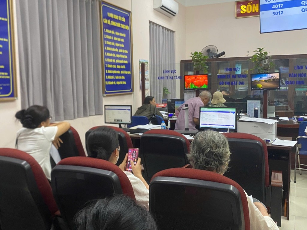 Thanh niên “xông đất” trụ sở phường: Kết nối người dân với chính quyền số