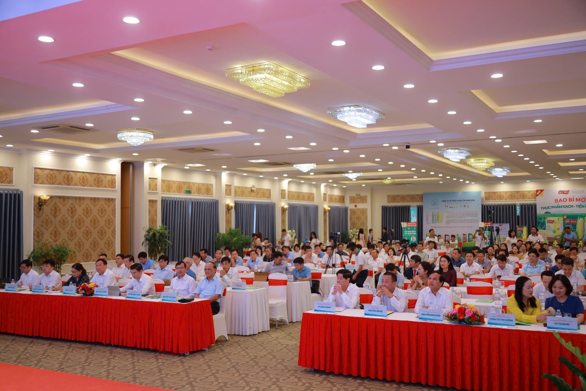 Quang cảnh các đại biểu dự diễn đàn. Ảnh: Báo Nông nghiệp và Môi