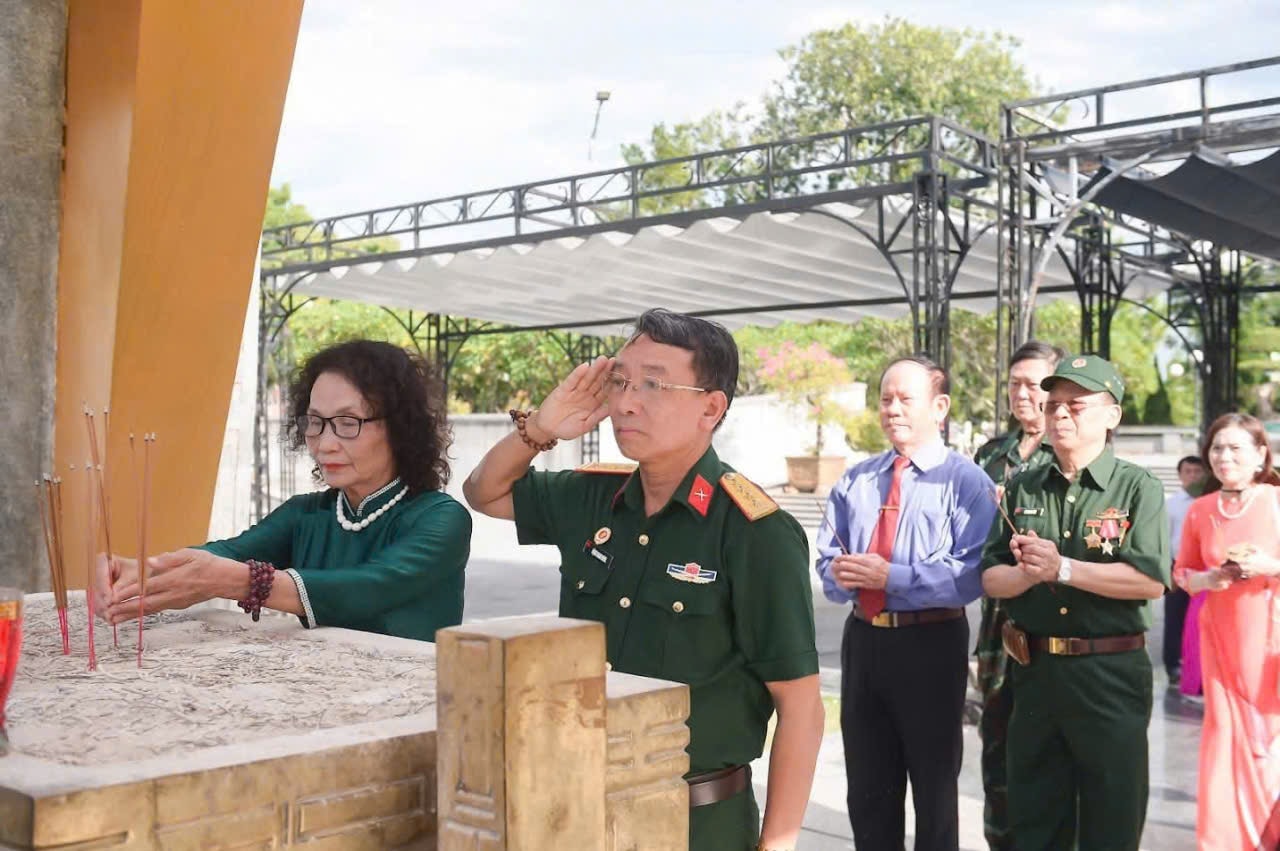 dang-huong-quang-tri.jpg