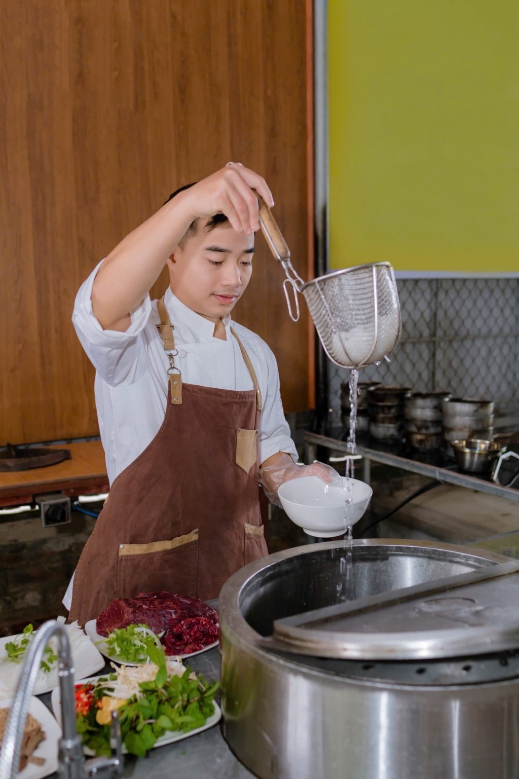 Ước mơ tạo cơ hội cho người trẻ của đầu bếp Nguyễn Đình Đông