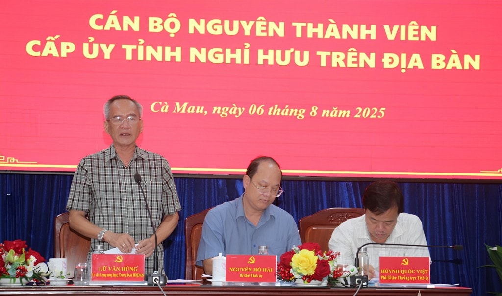 Ông Lữ Văn Hùng, Trưởng Đoàn đại biểu Quốc hội tỉnh Cà Mau mong muốn tiếp tục nhận được ý kiến đóng góp của các nguyên lãnh đạo tỉnh để hoàn thiện văn kiện Đại hội.