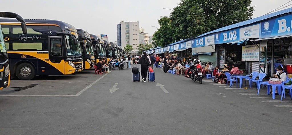 Các bến xe khuyến khích các doanh nghiệp vận tải không tăng giá vé trong dịp lễ (Ảnh: H.Phạm)