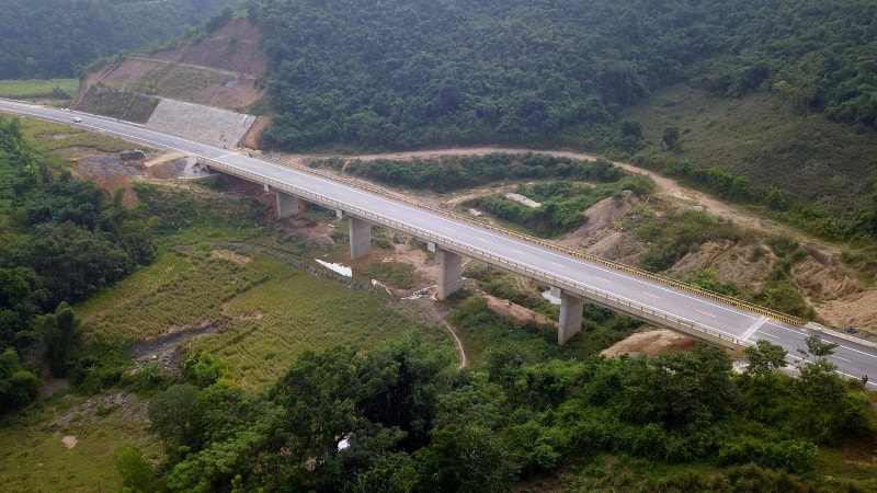 [Podcast] Tin tức ngày 7-8: Thêm nhiều dự án cao tốc vào diện trọng điểm