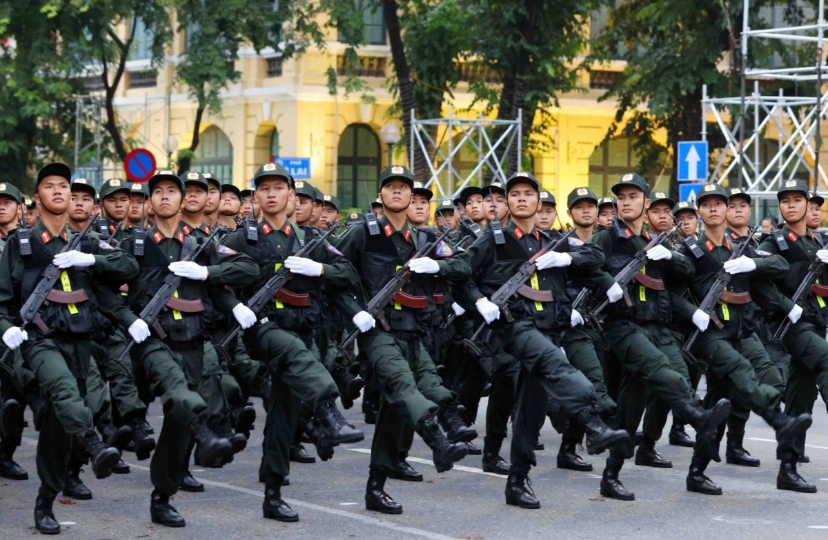 Công an Hà Nội tổng duyệt sự kiện trọng đại, khẳng định sức mạnh chính quy, tinh nhuệ