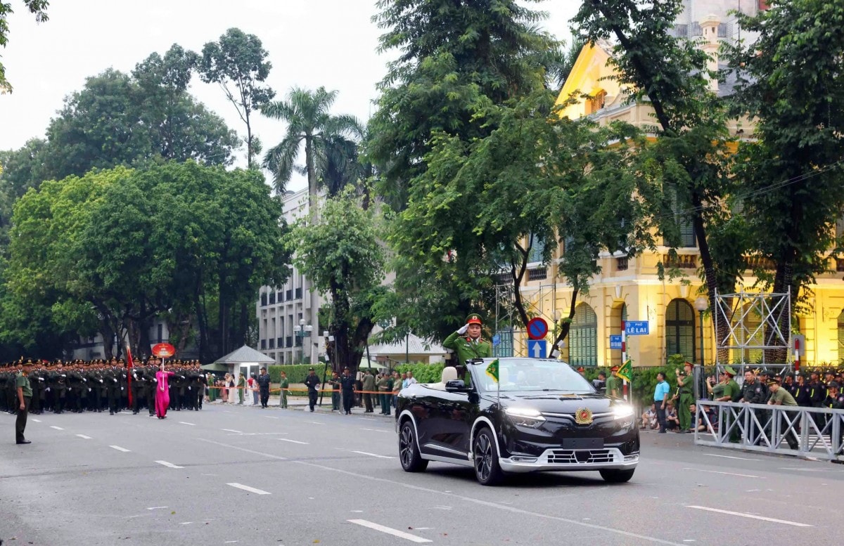 Công an Hà Nội tổng duyệt sự kiện trọng đại, khẳng định sức mạnh chính quy, tinh nhuệ
