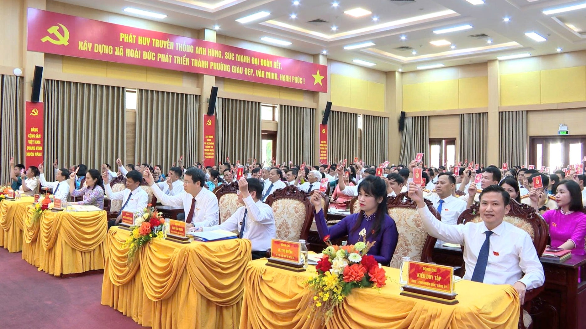 hoai-duc-bq4.jpg