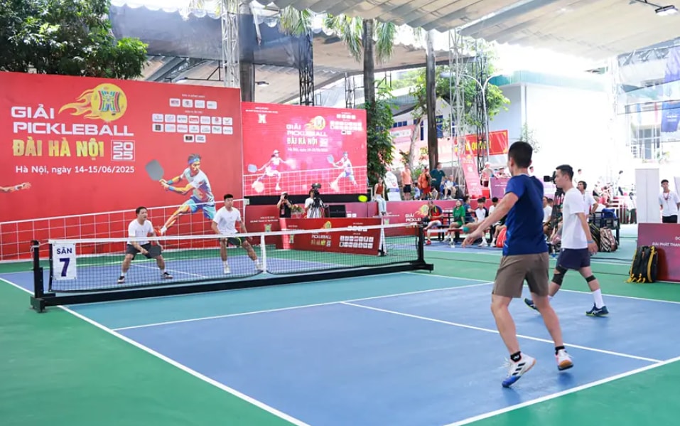 cac-van-dong-vien-thi-dau-tai-giai-pickleball-dai-ha-noi-2025..jpg